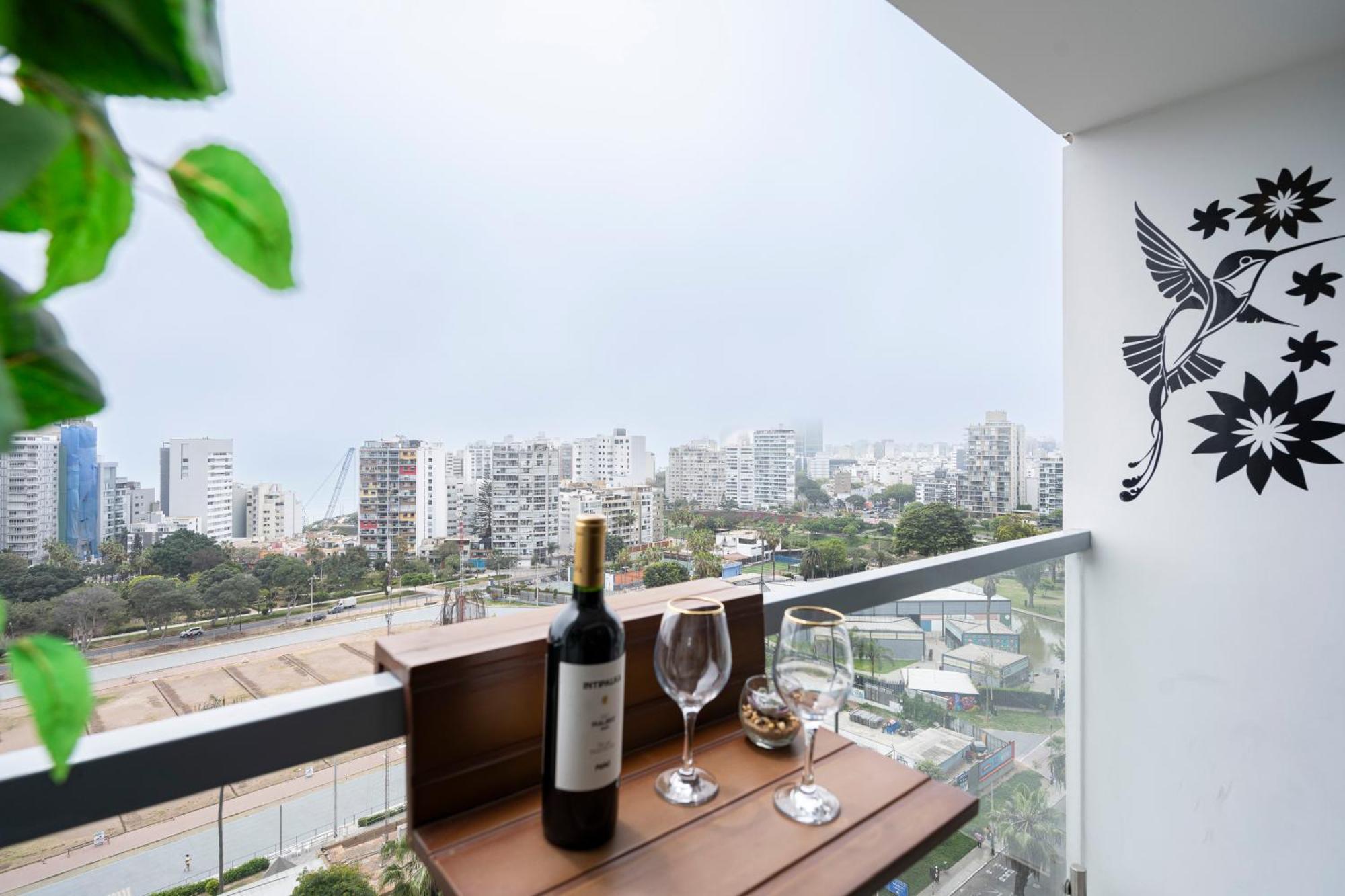 Connect Apartment By Vibrant Lima Bagian luar foto